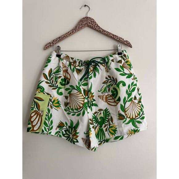 FARM RIO NWT Tie Front Green Printed Shells Cargo Shorts Size Medium - Picture 5 of 9